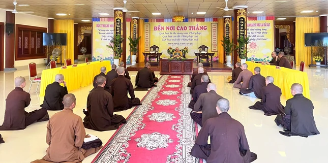 Các giới tham dự Đại giới đàn Nghệ Tĩnh năm 2023 nghe sinh hoạt nội quy Các giới tham dự Đại giới đàn Nghệ Tĩnh năm 2023 nghe sinh hoạt nội quy