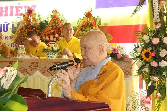 Ni trưởng Thích nữ Như Đức ban huấn từ Ni trưởng Thích nữ Như Đức ban huấn từ