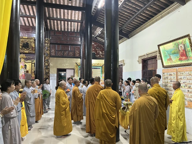 Nhất tâm hộ niệm