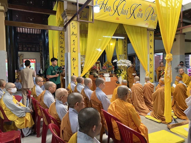 Quang cảnh lễ truy niệm Quang cảnh lễ truy niệm