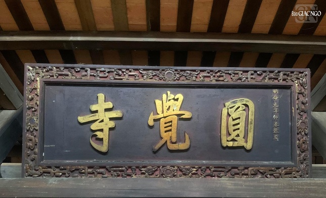 Bức hoành “Viên Giác tự” làm từ thời vua Minh Mạng