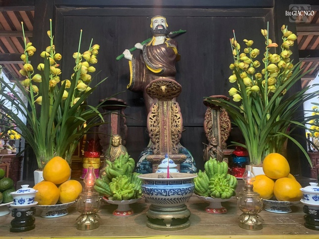 Bàn thờ Tổ sư Liễu Quán và lịch đại tổ sư qua các thời kỳ