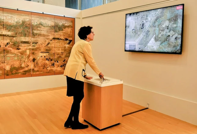 Phòng trưng bày bảo vật Pháp Long có trình xem kỹ thuật số tương tác trực tiếp trên màn hình 8K có độ phân giải cao