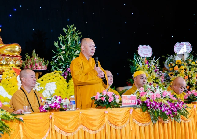 Thượng tọa Thích Tâm Định ban đạo từ Thượng tọa Thích Tâm Định ban đạo từ