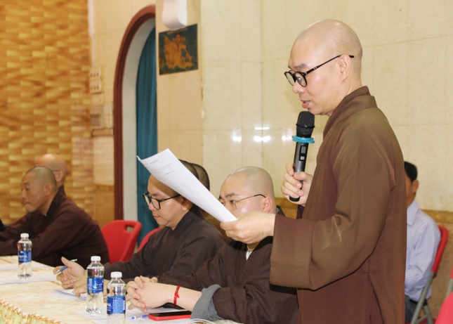 Thượng tọa Thích Giác Nghiêm báo cáo công tác Phật sự quý I