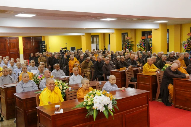 Chư Tăng Ni tham dự Khóa bồi dưỡng trụ trì tại chùa Bình An (TP.Long Xuyên, An Giang) Chư Tăng Ni tham dự Khóa bồi dưỡng trụ trì tại chùa Bình An (TP.Long Xuyên, An Giang)