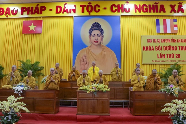 Niệm Phật cầu gia hộ