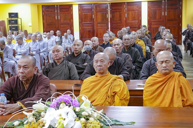 Chư Tăng Ni tham dự