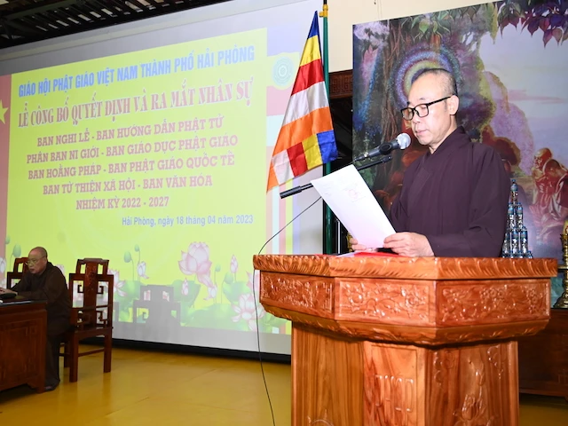 Đại đức Thích Bản Điền công bố quyết định chuẩn y nhân sự