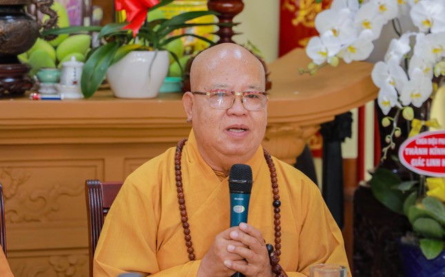 Hòa thượng Thích Tịnh Giác ban đạo từ Hòa thượng Thích Tịnh Giác ban đạo từ