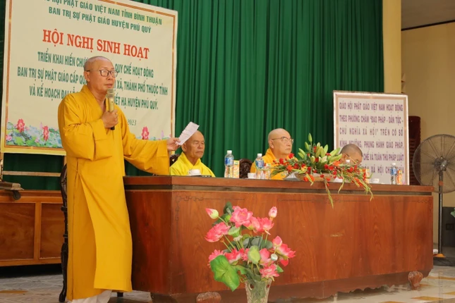 Hòa thượng Thích Trí Huệ phát biểu chỉ đạo