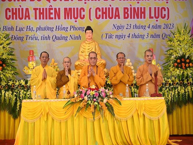 Niệm Phật cầu gia hộ