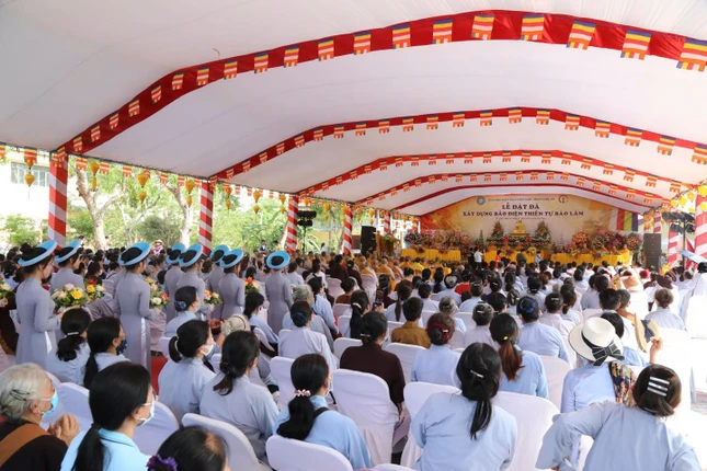 Quang cảnh buổi lễ Quang cảnh buổi lễ