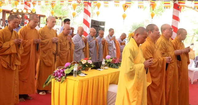 Niêm hương bạch Phật Niêm hương bạch Phật