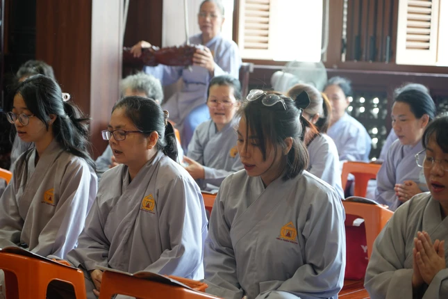 Khóa lễ tụng kinh