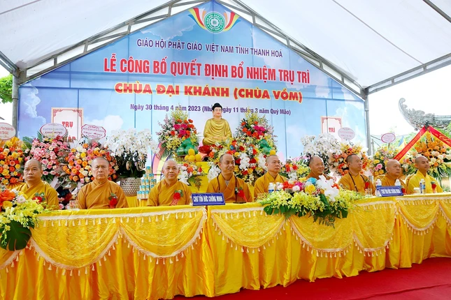 Chư tôn đức chứng minh