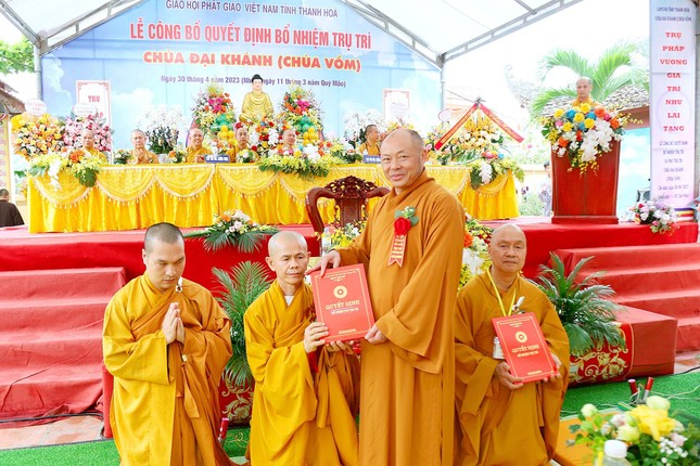 Đại đức Thích Trúc Thạnh Pháp đón nhận quyết định bổ nhiệm phó trụ trì chùa Đại Khánh Đại đức Thích Trúc Thạnh Pháp đón nhận quyết định bổ nhiệm phó trụ trì chùa Đại Khánh