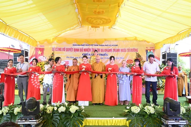 Cắt băng khánh thành Tổ đường chùa Linh Triều Cắt băng khánh thành Tổ đường chùa Linh Triều