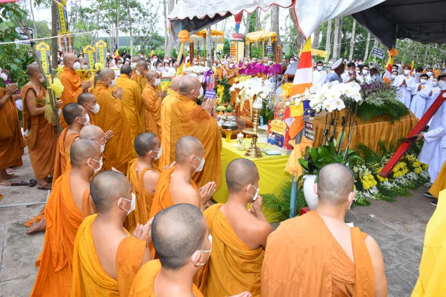 Quang cảnh buổi lễ Quang cảnh buổi lễ