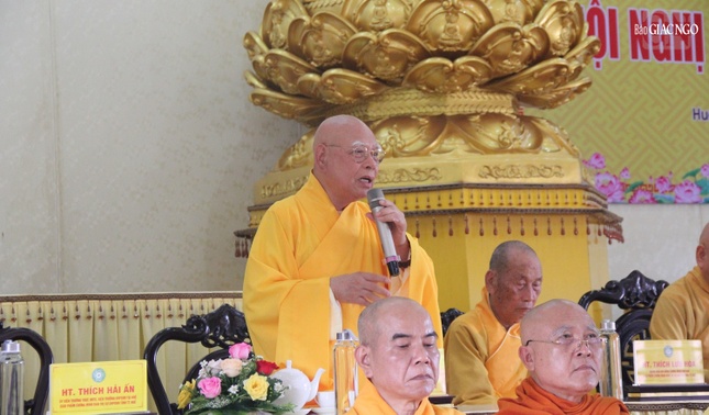 Trưởng lão Hòa thượng Thích Chơn Hương góp ý chương trình An cư kiết hạ