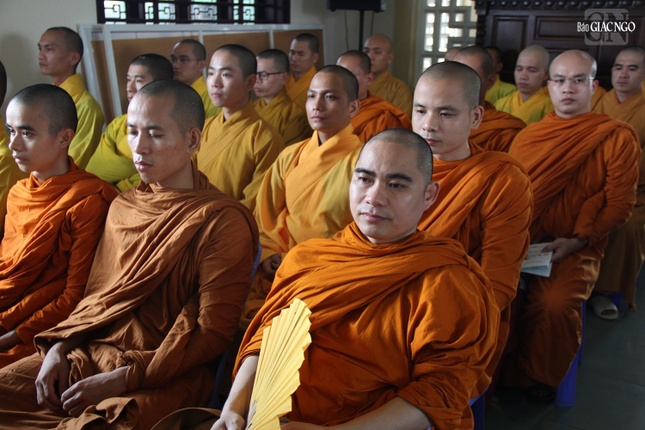 Lắng nghe phổ biến Hiến chương GHPGVN