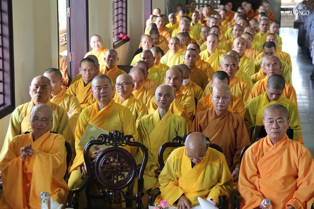 Chư Tăng tham dự hội nghị