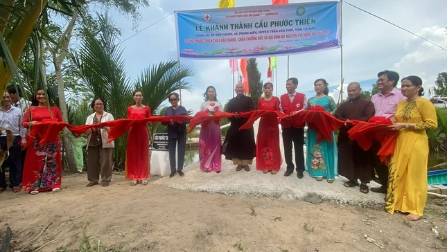 Cắt băng khánh thành cầu Phước Thiện tại H.Trần Văn Thời, Cà Mau