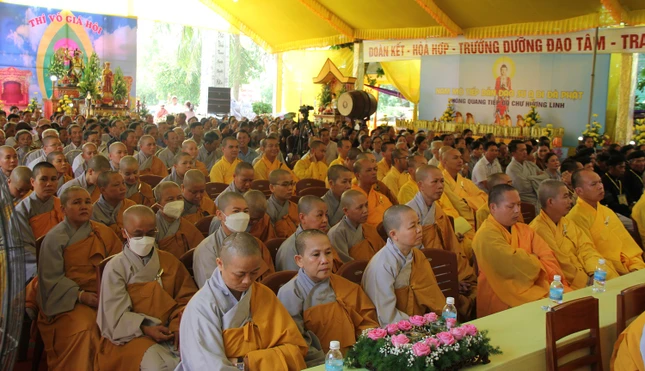 Chư Tăng Ni tham dự