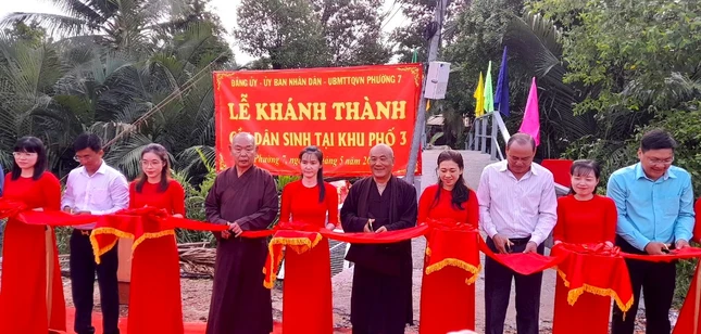 Cắt băng khánh thành cầu dân sinh tại KP.3, P.7, Q.8 Cắt băng khánh thành cầu dân sinh tại KP.3, P.7, Q.8