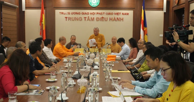 Thượng tọa Thích Gia Quang phát biểu khai mạc