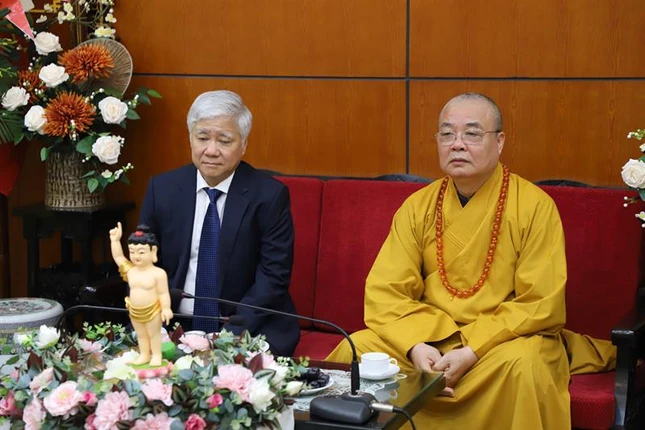 Hòa thượng Thích Thanh Nhiễu trân trọng đón tiếp phái đoàn Hòa thượng Thích Thanh Nhiễu trân trọng đón tiếp phái đoàn