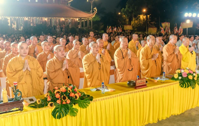 Niệm Phật cầu gia hộ