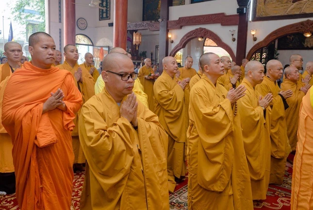 Nhất tâm cầu nguyện Giác linh Hòa thượng cao đăng Phật quốc