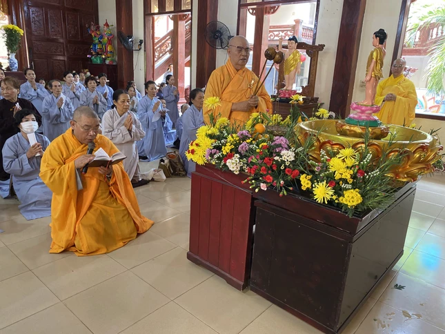 Lễ Phật đản tại chùa Pháp Hội