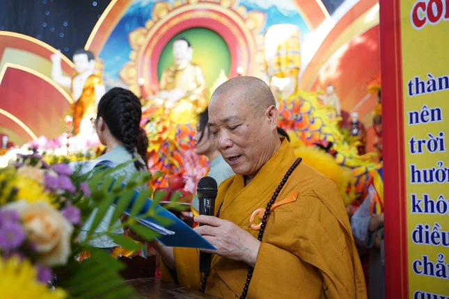 Hòa thượng Thích Bảo Nghiêm tuyên đọc Thông điệp Phật đản Phật lịch 2567 của Đức Pháp chủ GHPGVN