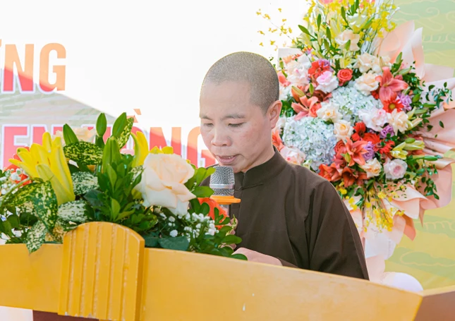 Sư cô Thích Đàm Ngoan phát biểu khai mạc