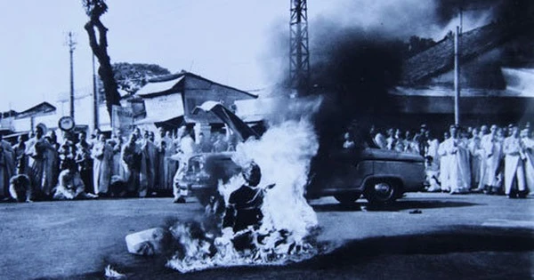 Bồ-tát Thích Quảng Đức vị pháp thiêu thân Bồ-tát Thích Quảng Đức vị pháp thiêu thân