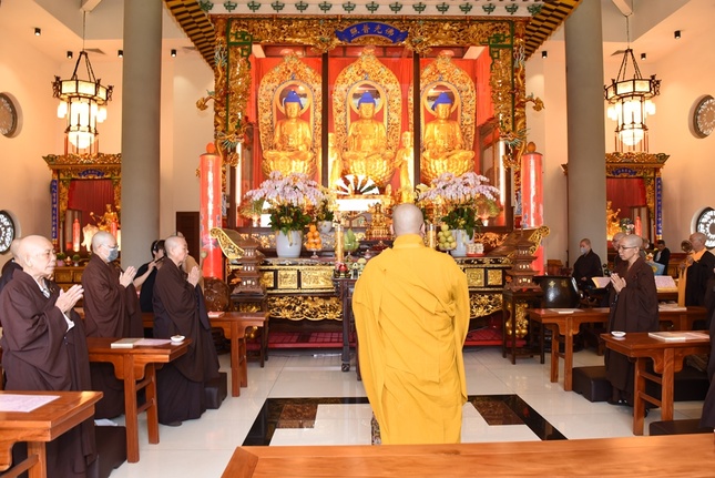 Khóa lễ tụng kinh theo thức nghi Hoa tông