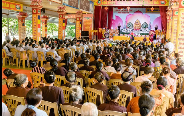 Quang cảnh buổi lễ Quang cảnh buổi lễ