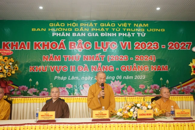 Hòa thượng Thích Từ Nghiêm sách tấn các huynh trưởng