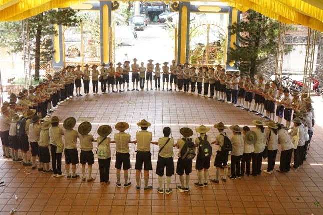 Kết dây thân ái