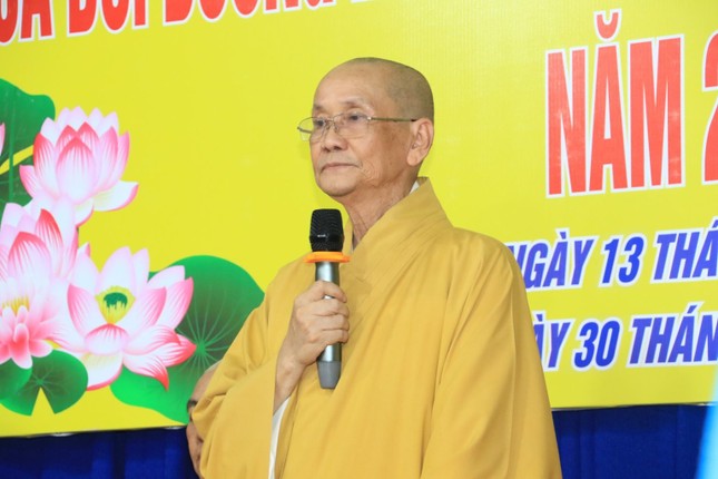 Hòa thượng Thích Chơn Minh phát biểu tri ân