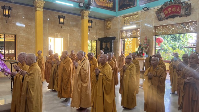 Chư tôn đức đảnh lễ Tam bảo Chư tôn đức đảnh lễ Tam bảo