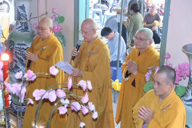 Hòa thượng Thích Chơn Không dâng lời tác bạch Hòa thượng Thích Chơn Không dâng lời tác bạch