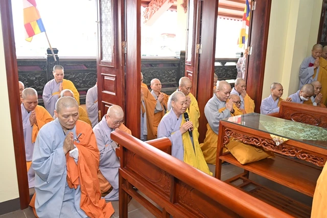 Đại diện chư Ni tác bạch tòng Tăng an cư Đại diện chư Ni tác bạch tòng Tăng an cư