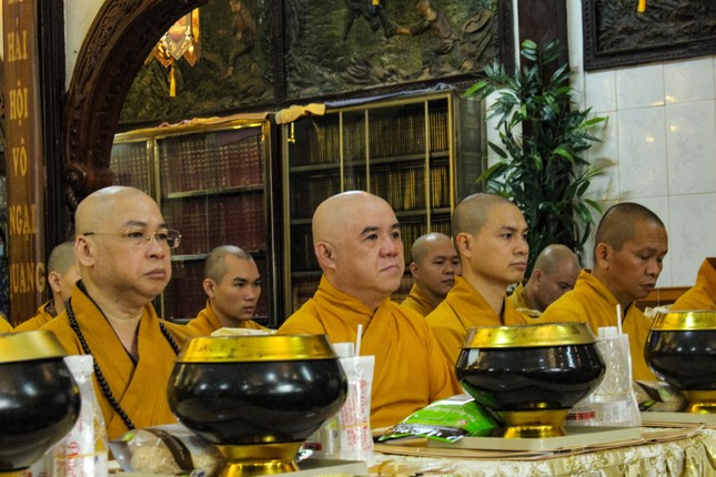 Chư Tăng tham dự