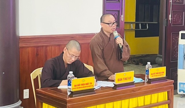Đại đức Thích Bảo Hưng báo cáo sơ kết
