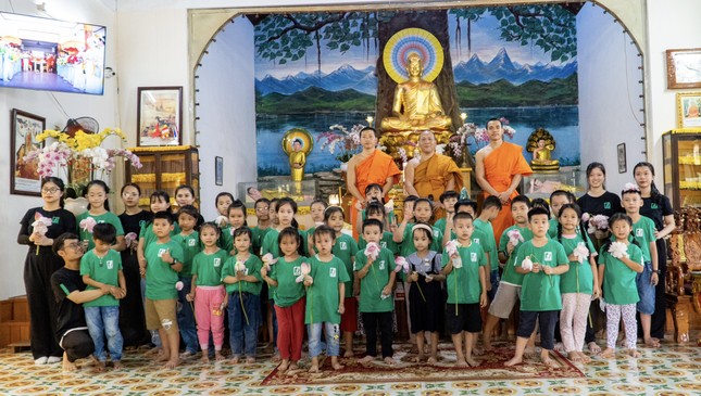 Chụp ảnh lưu niệm Chụp ảnh lưu niệm