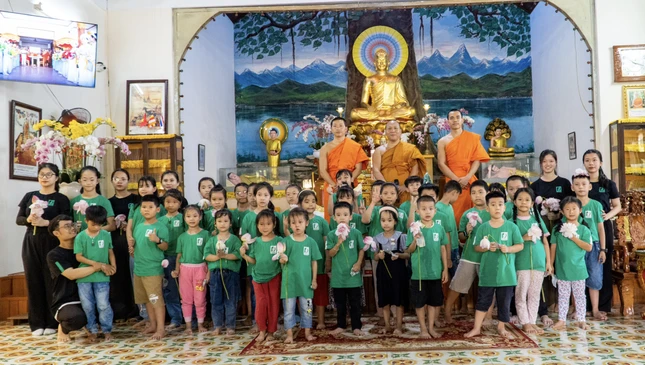 Chụp ảnh lưu niệm