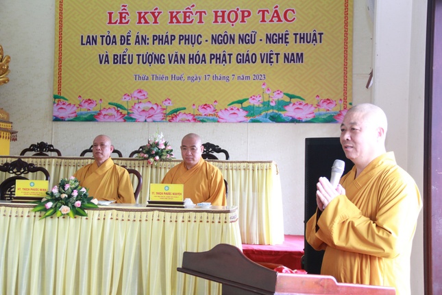 Hòa thượng Thích Thọ Lạc phát biểu